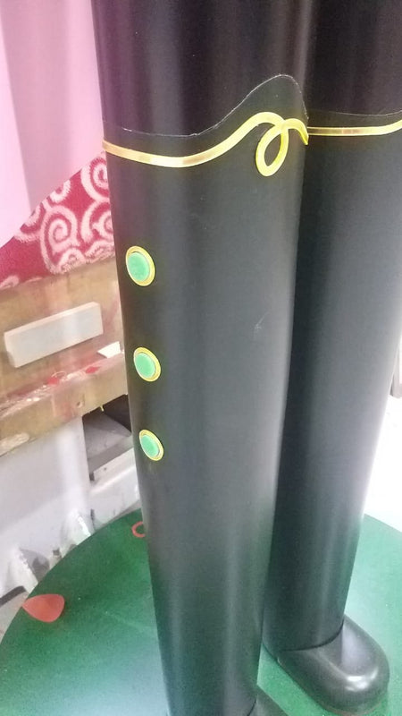 Giant Nutcracker feature